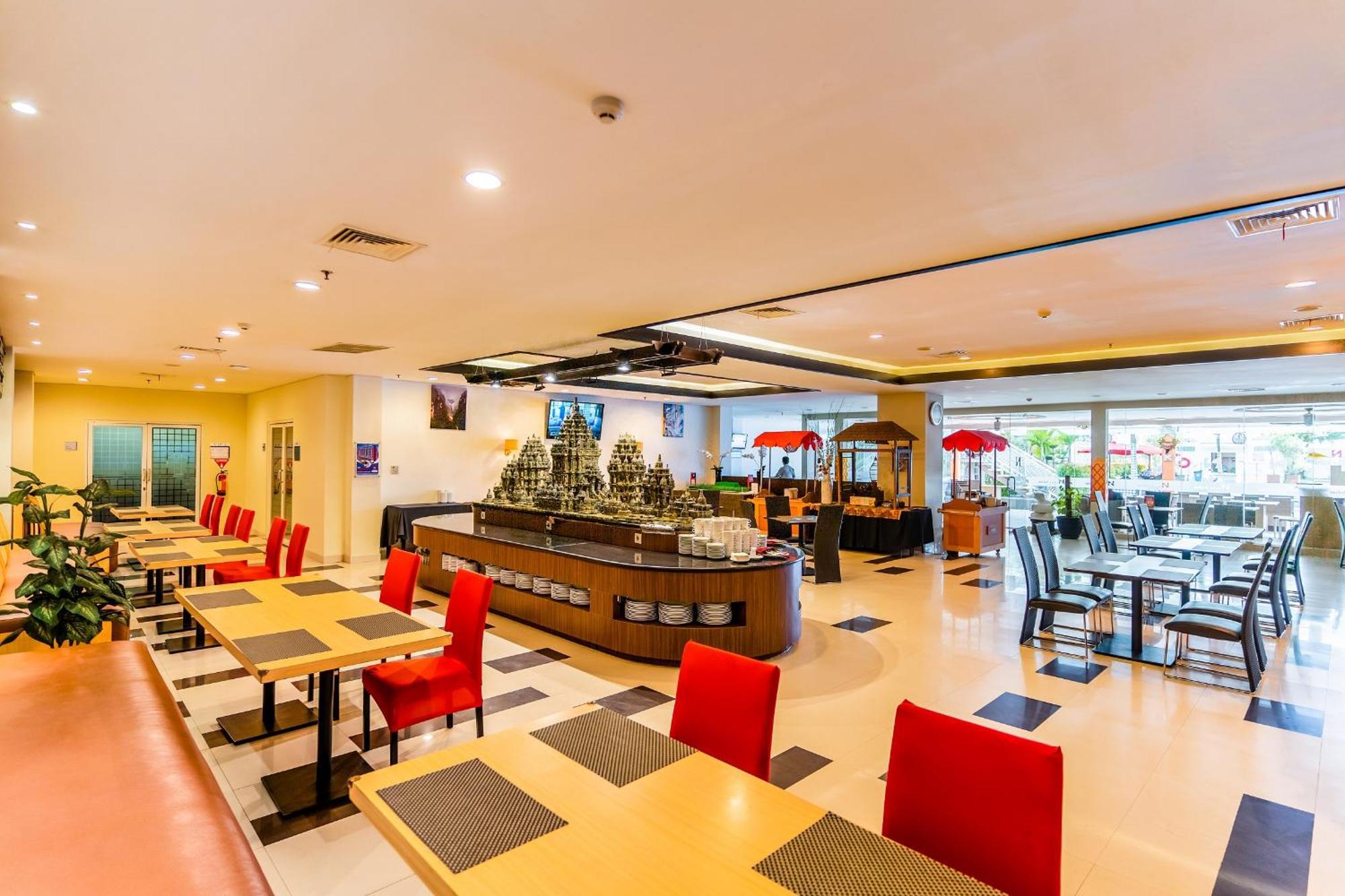 Swiss-Belinn Malang Exterior foto